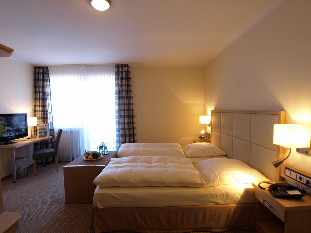 Hotel Landhaus Silbertanne Ротенбург ан дер Фулда Екстериор снимка