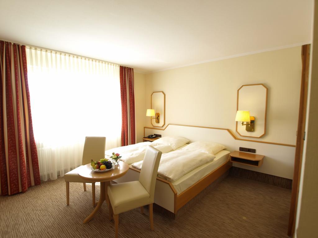 Hotel Landhaus Silbertanne Ротенбург ан дер Фулда Екстериор снимка