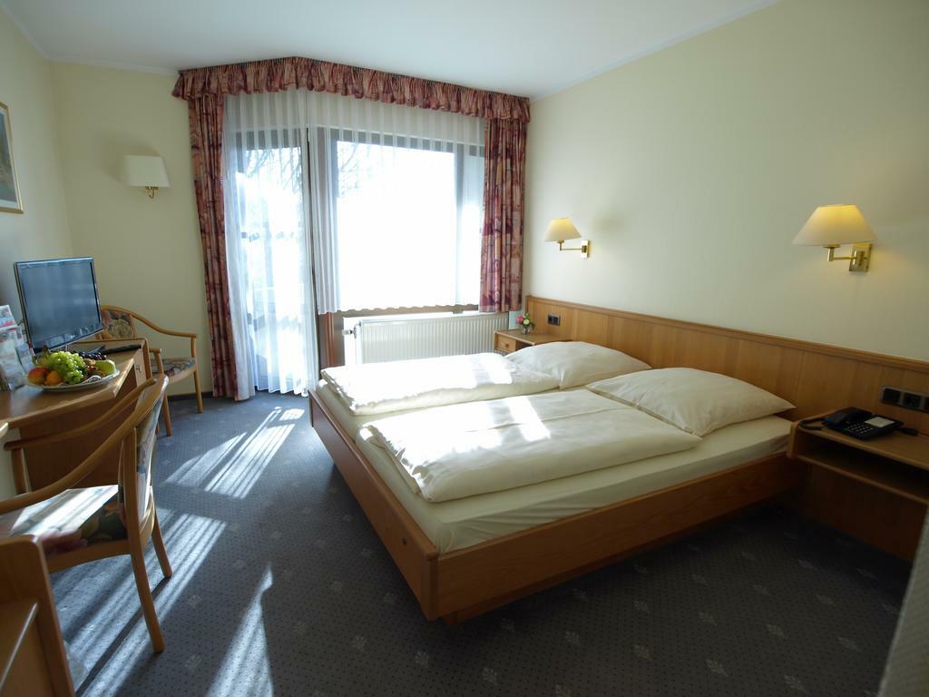Hotel Landhaus Silbertanne Ротенбург ан дер Фулда Екстериор снимка